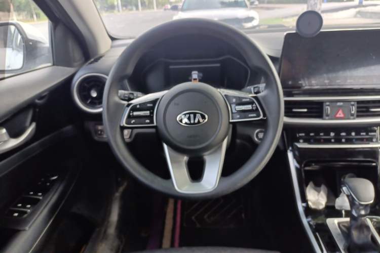 Used Kia K3 2019 1.5L CVT Smart Connectivity Version Steering Wheel