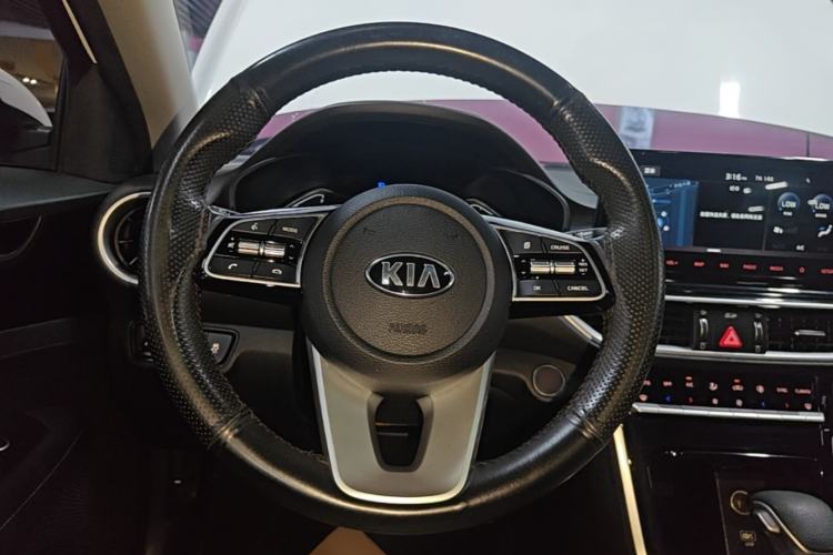 Used Kia K3 2019 1.5L CVT Smart Connectivity Version Steering Wheel