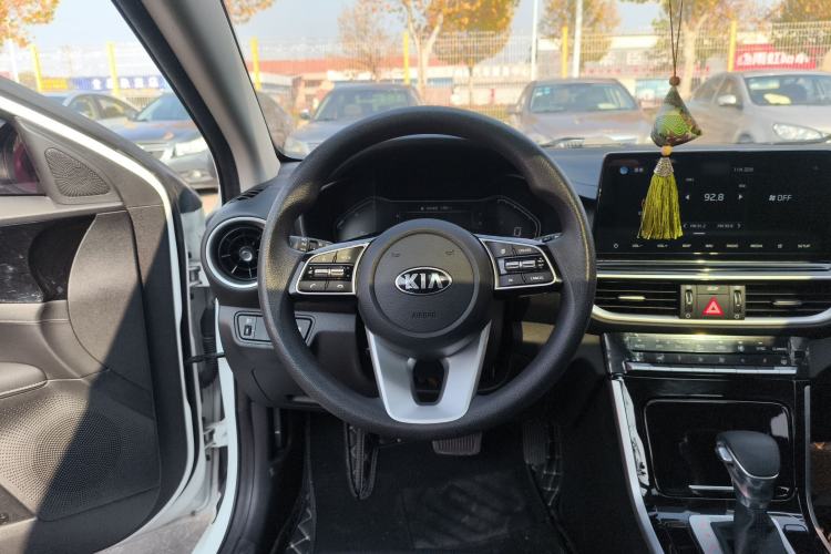 Used Kia K3 2019 1.5L CVT Smart Connectivity Version Steering Wheel