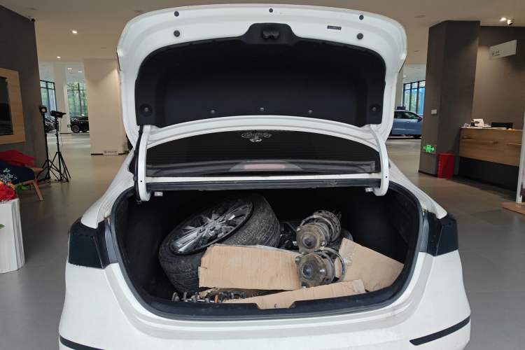 Used Kia K3 2019 1.4T DCT GT-Line Smart Enjoyment Sport Edition Trunk