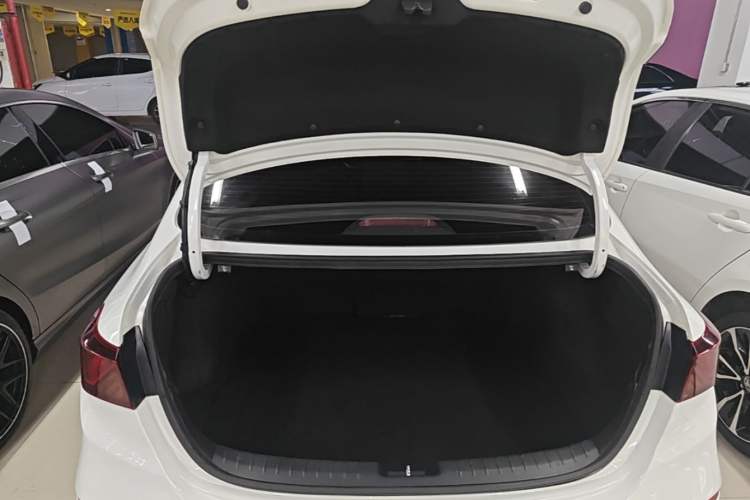 Used Kia K3 2019 1.5L CVT Smart Connectivity Version Trunk