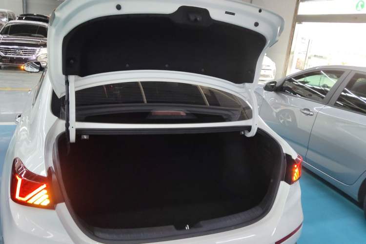 Used Kia K3 2019 1.5L CVT Smart Connectivity Version Trunk