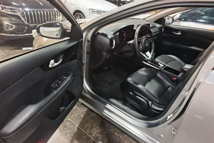 Used Kia K3 2020 1.5L CVT Fashion Edition Driver Seat