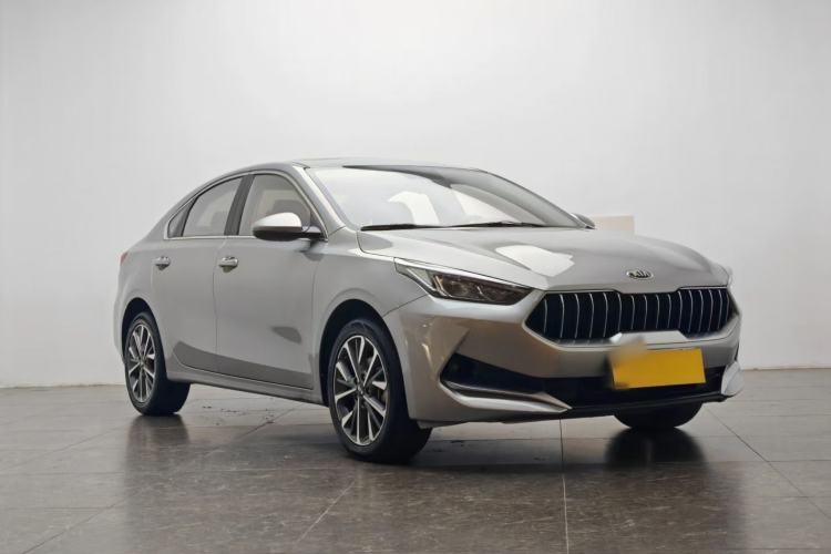 Used Kia K3 2020 1.5L CVT Fashion Edition Front Right 45 Deg