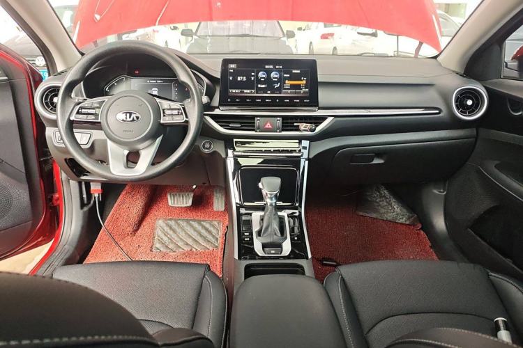 Used Kia K3 2020 1.5L CVT Fashion Edition Center Console