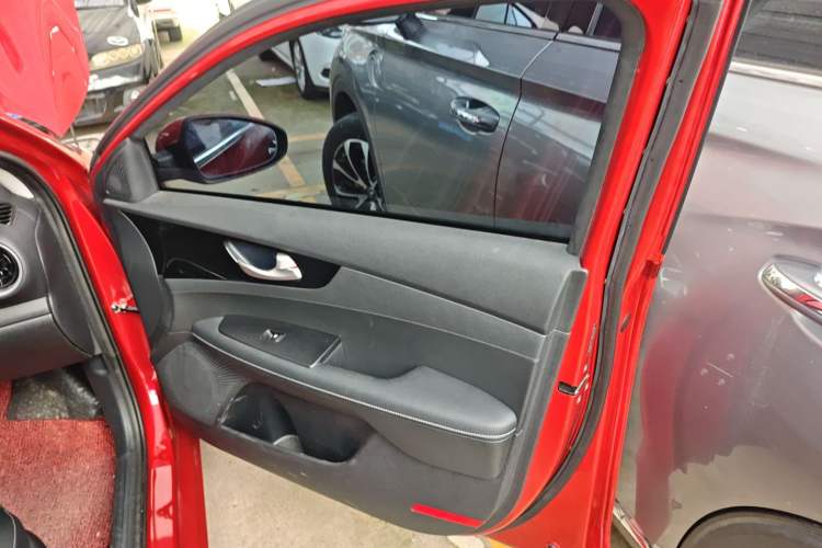 Used Kia K3 2020 1.5L CVT Fashion Edition Right Front Door Interior