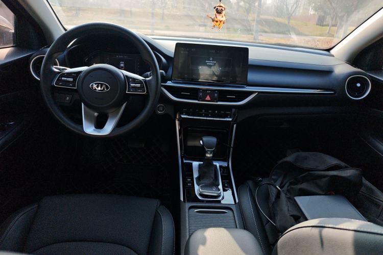 Used Kia K3 2020 1.5L CVT Smart Connect Edition Center Console