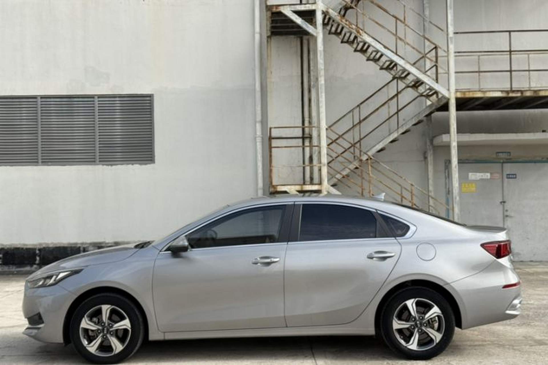 Used Kia K3 2020 1.5L CVT Smart Connect Edition Exterior 2