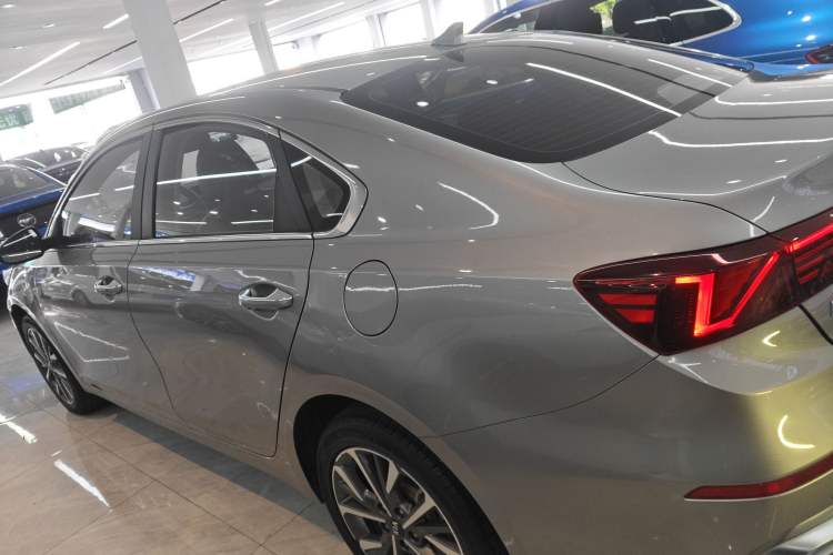 Used Kia K3 2020 1.5L CVT Fashion Edition Exterior 3