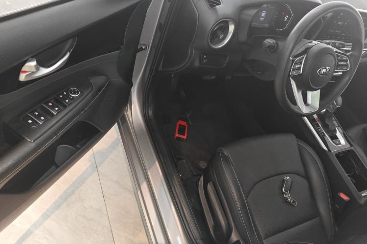 Used Kia K3 2020 1.5L CVT Fashion Edition Interior 3