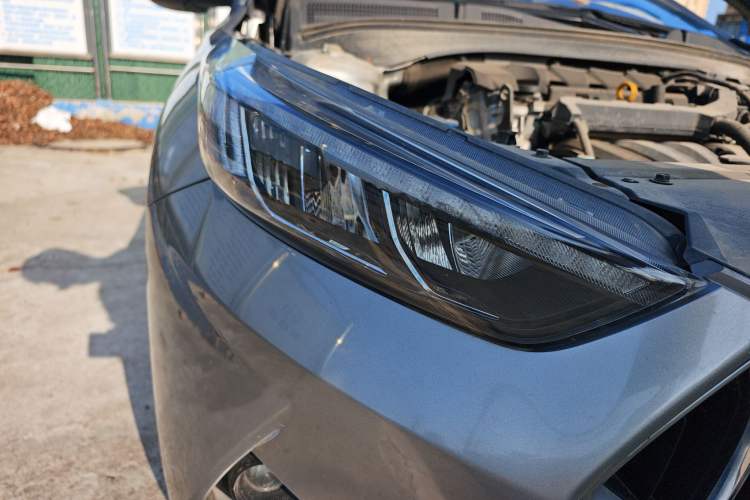 Used Kia K3 2020 1.5L CVT Smart Connect Edition Right Front Headlight