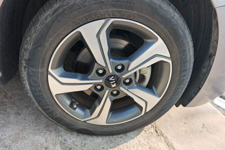 Used Kia K3 2020 1.5L CVT Smart Connect Edition Right Front Wheel Hub