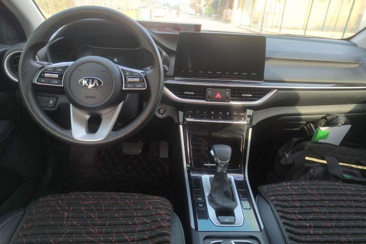 Used Kia K3 2020 1.5L CVT New Sharp Edition with Sunroof Center Console