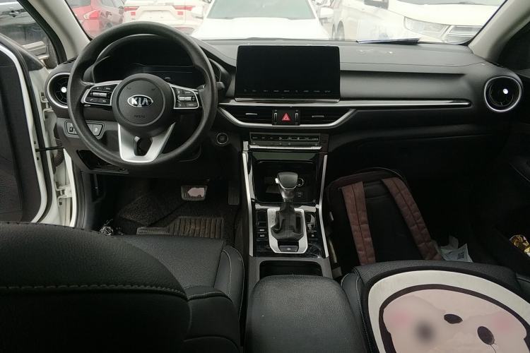 Used Kia K3 2020 1.5L CVT Fashion Edition Center Console