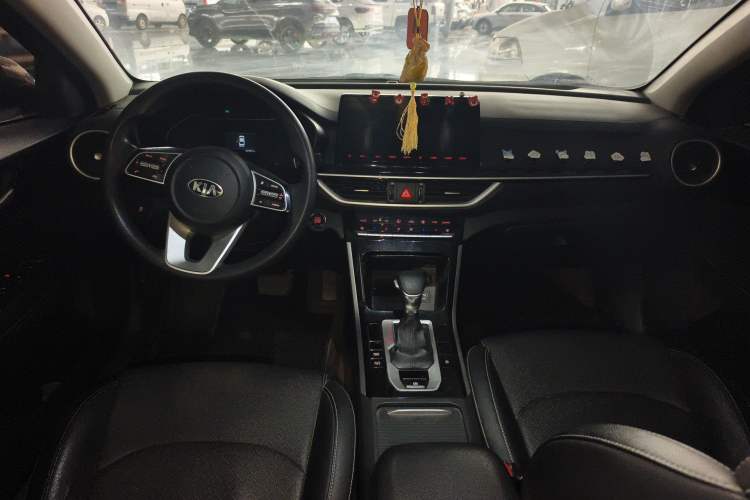 Used Kia K3 2020 1.5L CVT New Sharp Edition with Sunroof Center Console