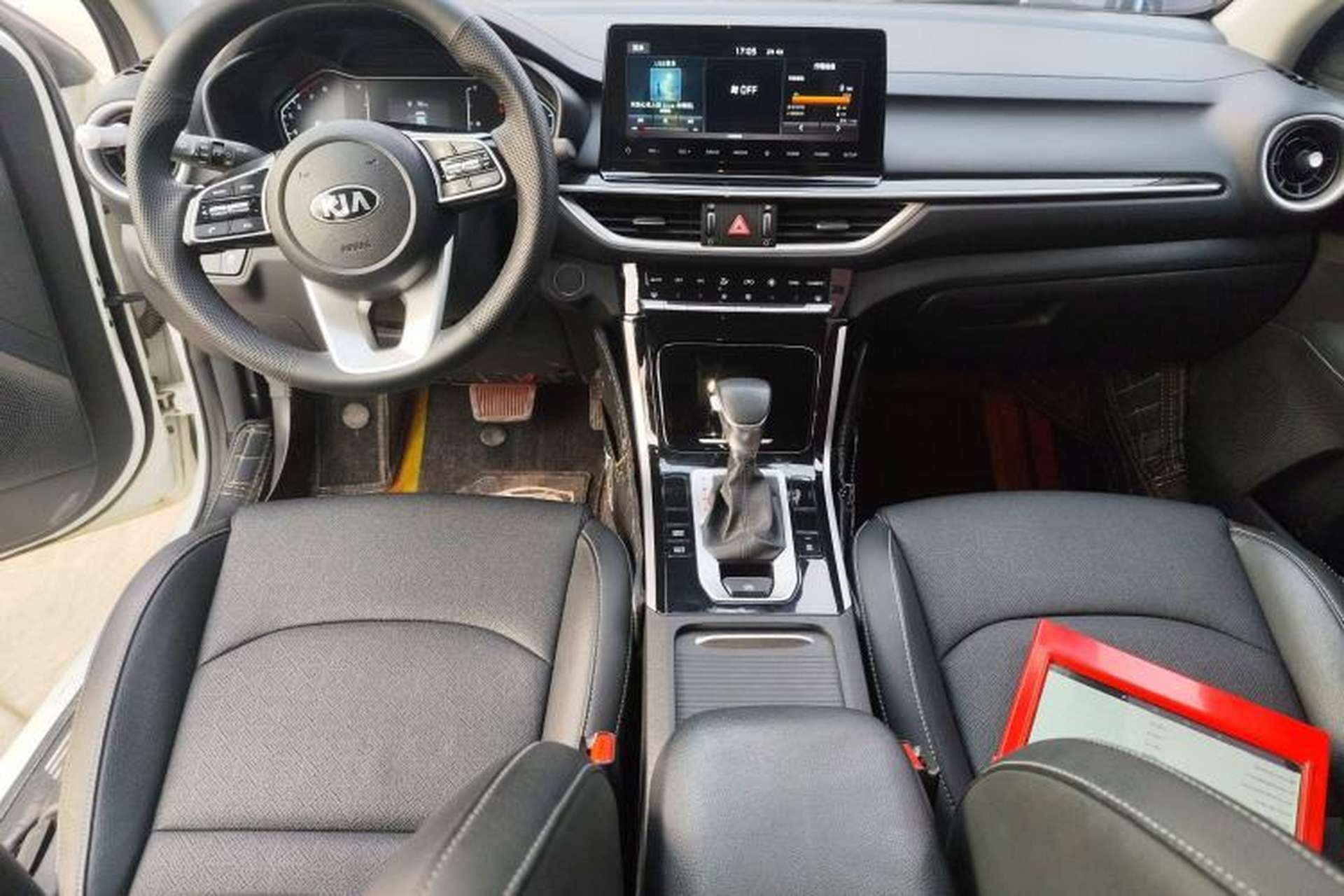 Used Kia K3 2020 1.5L CVT New Sharp Edition with Sunroof Center Console