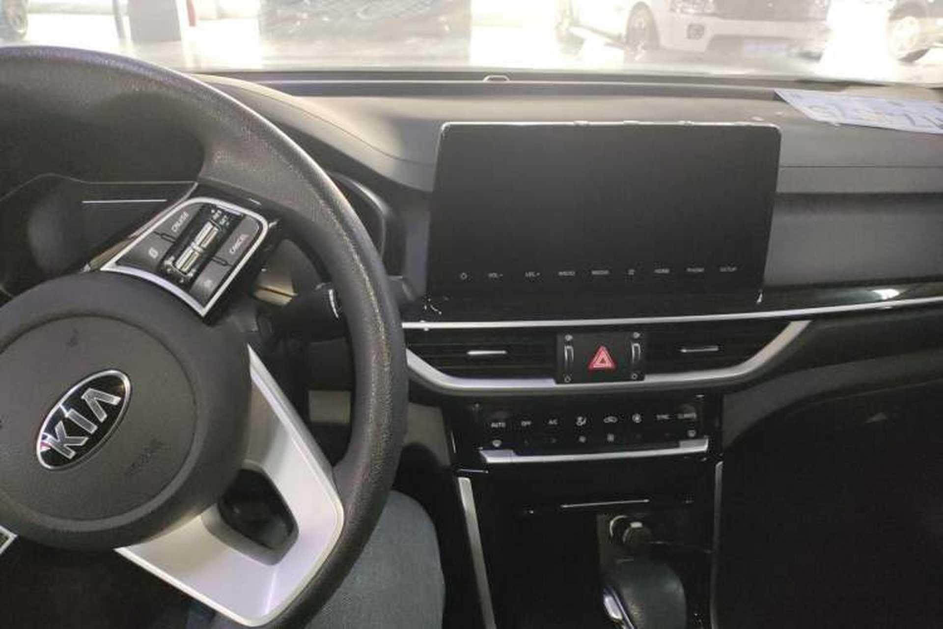 Used Kia K3 2020 1.5L CVT Fashion Edition Center Console