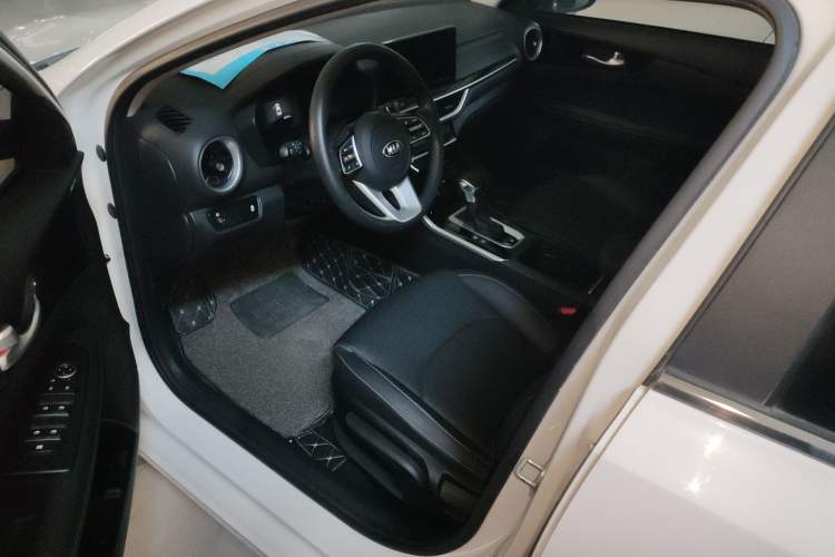 Used Kia K3 2020 1.5L CVT New Sharp Edition with Sunroof Driver Seat