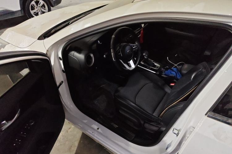 Used Kia K3 2020 1.5L CVT New Sharp Edition with Sunroof Driver Seat