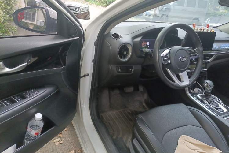 Used Kia K3 2020 1.5L CVT Fashion Edition Driver Seat