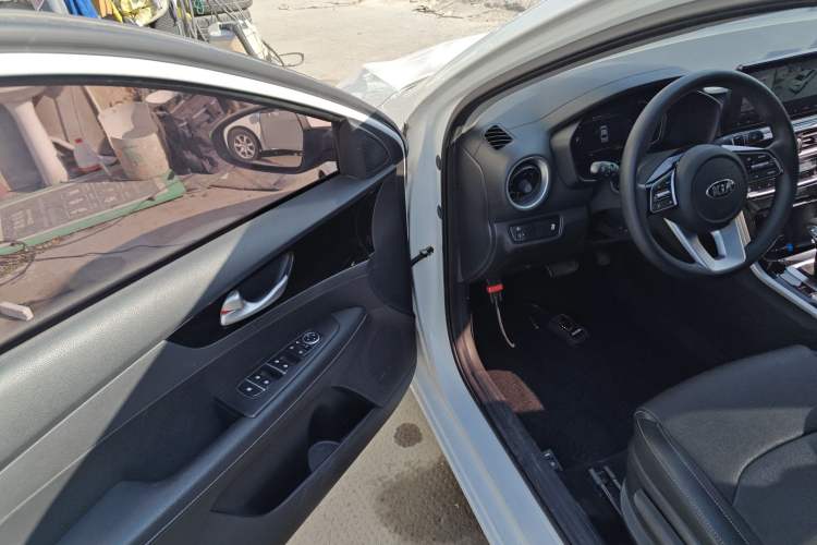 Used Kia K3 2020 1.5L CVT Fashion Edition Driver Seat