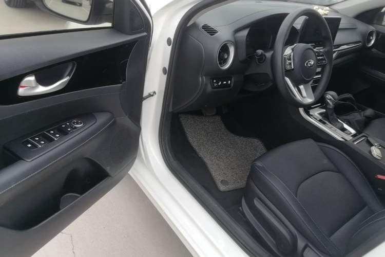 Used Kia K3 2020 1.5L CVT Smart Connect Edition Driver Seat