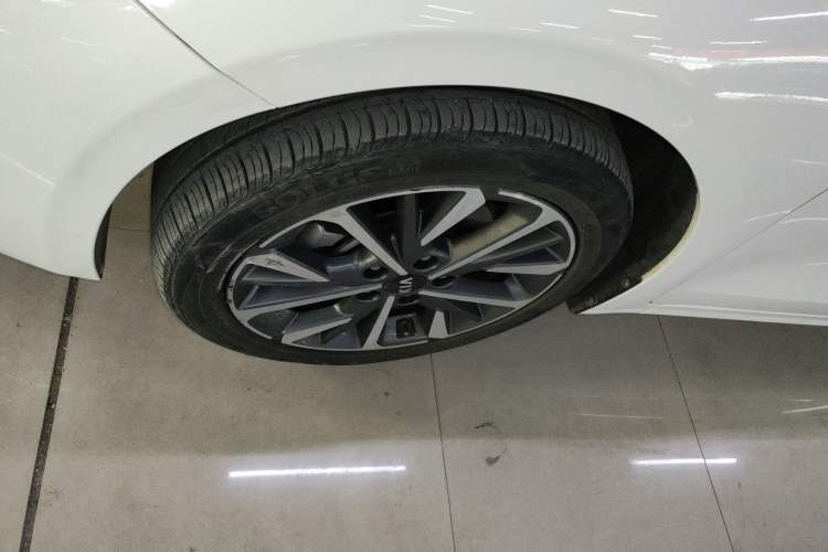 Used Kia K3 2020 1.5L CVT Fashion Edition Exterior 4