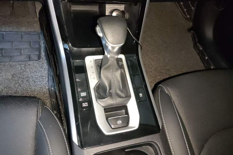 Used Kia K3 2020 1.5L CVT New Sharp Edition with Sunroof Gear Lever