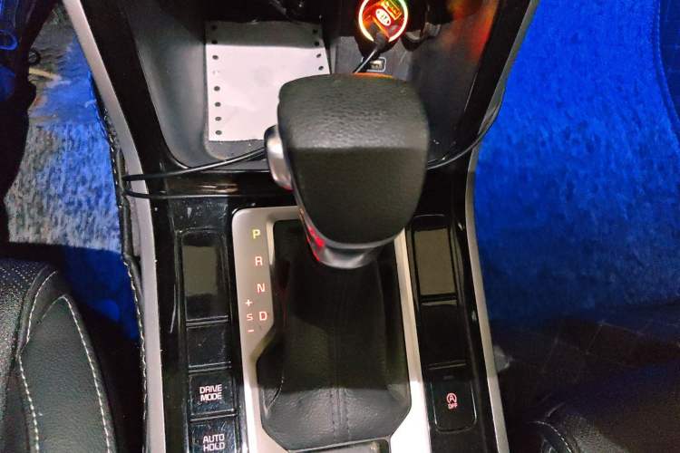 Used Kia K3 2020 1.5L CVT New Sharp Edition with Sunroof Gear Lever
