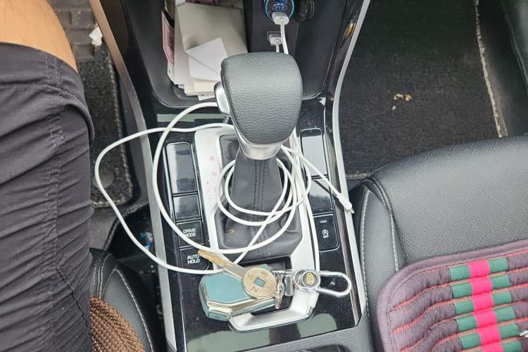 Used Kia K3 2020 1.5L CVT New Sharp Edition with Sunroof Gear Lever