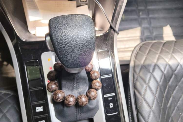 Used Kia K3 2020 1.5L CVT New Sharp Edition with Sunroof Gear Lever