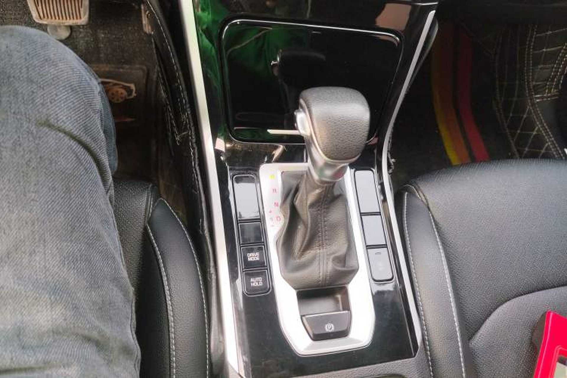 Used Kia K3 2020 1.5L CVT New Sharp Edition with Sunroof Gear Lever