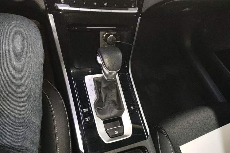 Used Kia K3 2020 1.5L CVT Fashion Edition Gear Lever