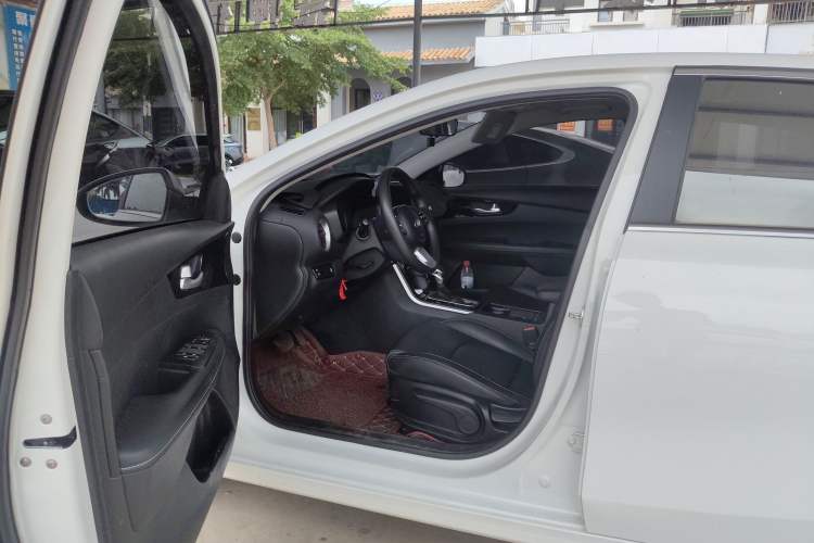 Used Kia K3 2020 1.5L CVT Fashion Edition Interior 1