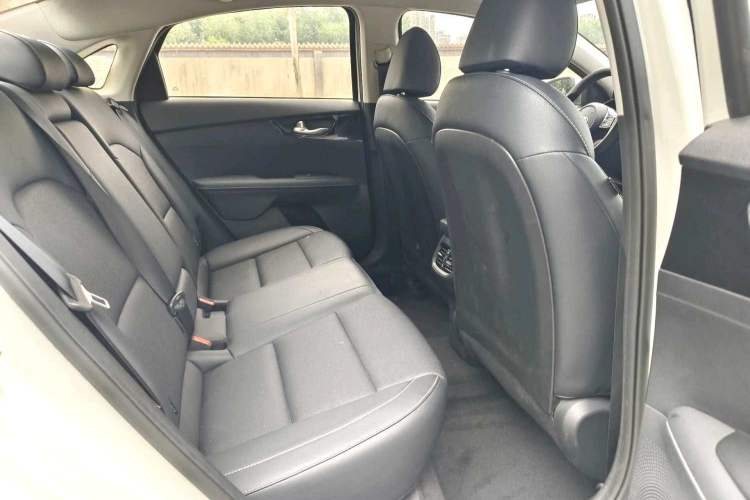 Used Kia K3 2020 1.5L CVT Smart Connect Edition Interior 2