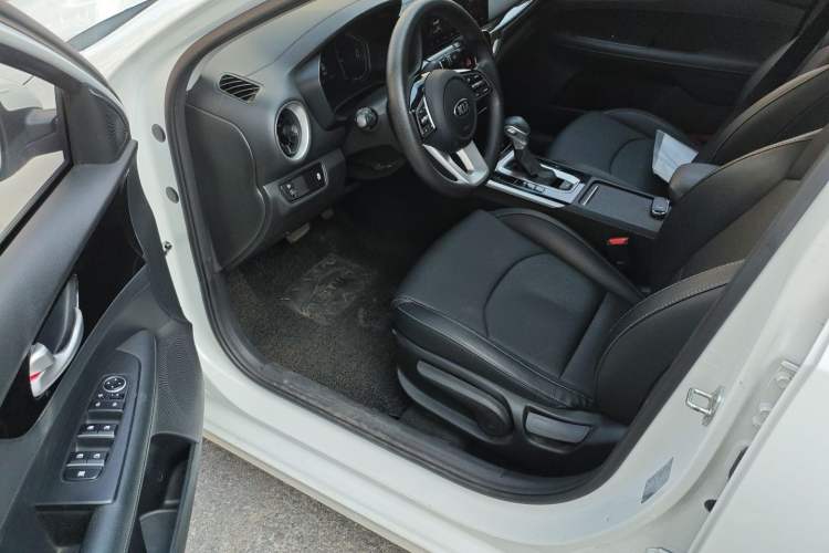 Used Kia K3 2020 1.5L CVT New Sharp Edition with Sunroof Interior 3