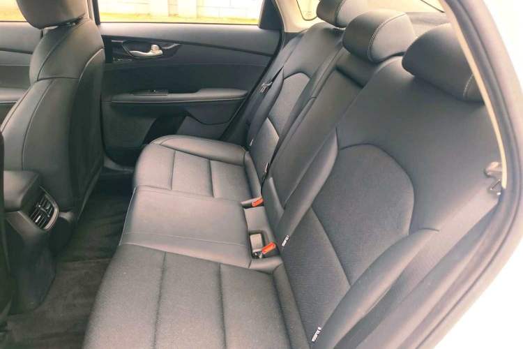 Used Kia K3 2020 1.5L CVT Smart Connect Edition Interior 3