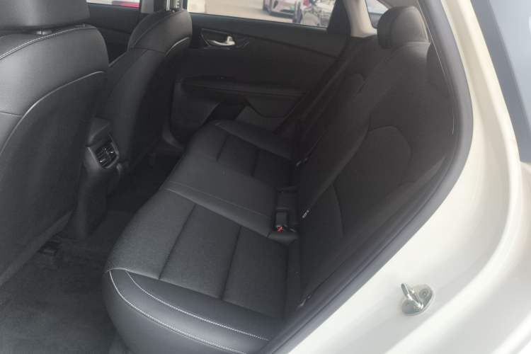 Used Kia K3 2020 1.5L CVT New Sharp Edition with Sunroof Interior 4