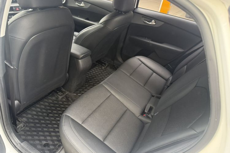 Used Kia K3 2020 1.5L CVT New Sharp Edition with Sunroof Interior 6