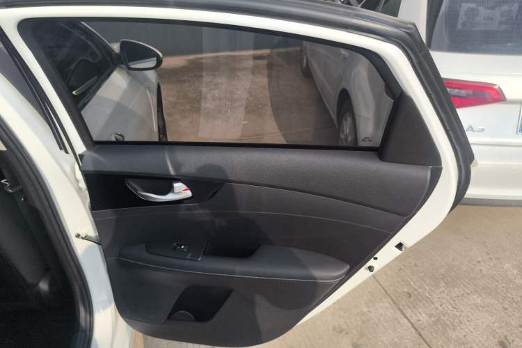 Used Kia K3 2020 1.5L CVT New Sharp Edition with Sunroof Interior 6