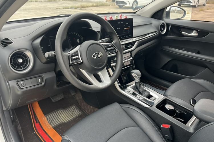 Used Kia K3 2020 1.5L CVT Fashion Edition Interior 8