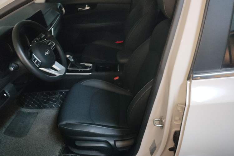 Used Kia K3 2020 1.5L CVT New Sharp Edition with Sunroof Left Front Seat