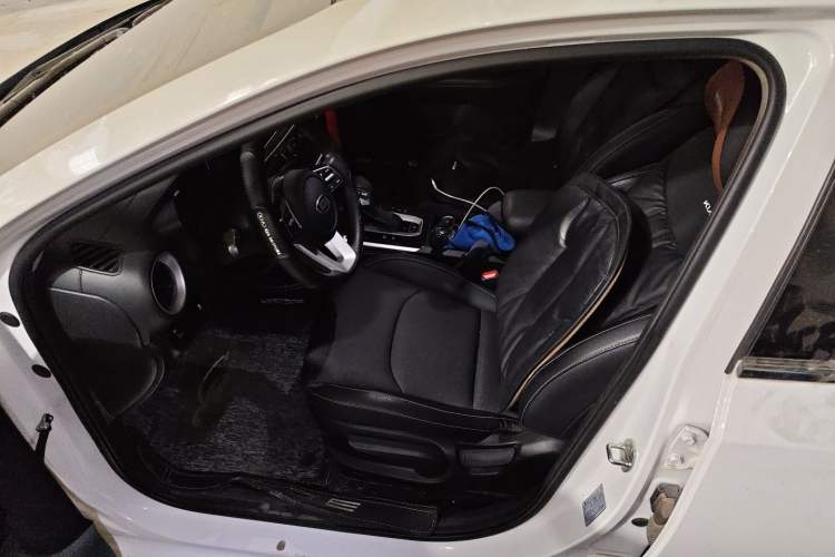 Used Kia K3 2020 1.5L CVT New Sharp Edition with Sunroof Left Front Seat