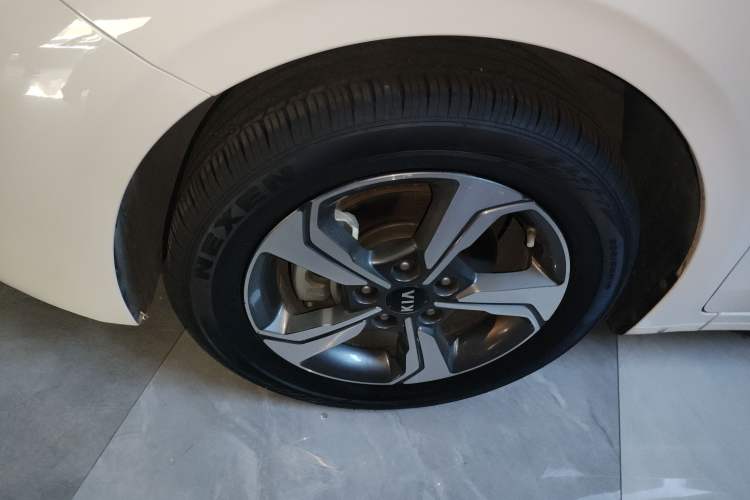 Used Kia K3 2020 1.5L CVT New Sharp Edition with Sunroof Left Front Wheel Hub