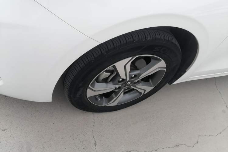 Used Kia K3 2020 1.5L CVT Smart Connect Edition Left Front Wheel Hub