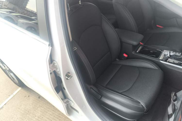 Used Kia K3 2020 1.5L CVT New Sharp Edition with Sunroof Right Front Seat