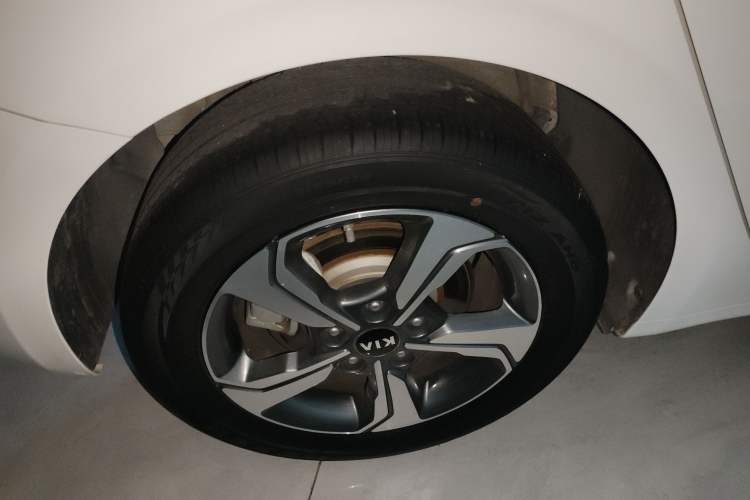 Used Kia K3 2020 1.5L CVT New Sharp Edition with Sunroof Right Rear Wheel Hub