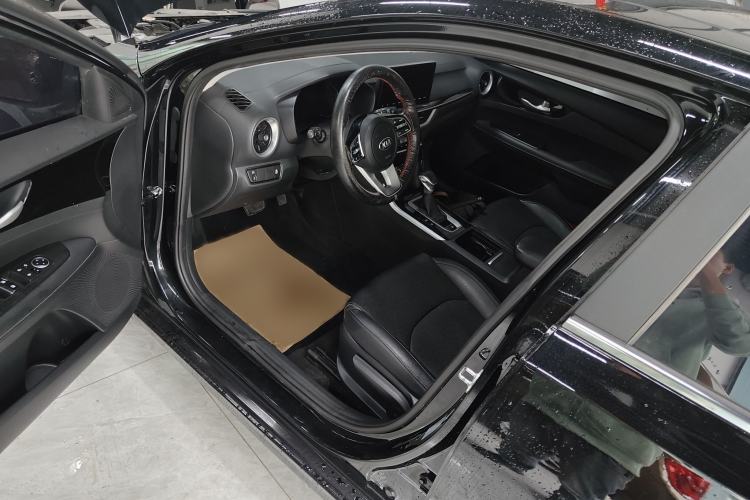 Used Kia K3 2021 1.5L CVT Fashion Edition Interior 3