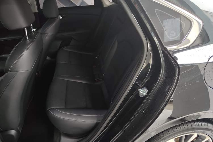 Used Kia K3 2021 1.5L CVT Fashion Edition Interior 4