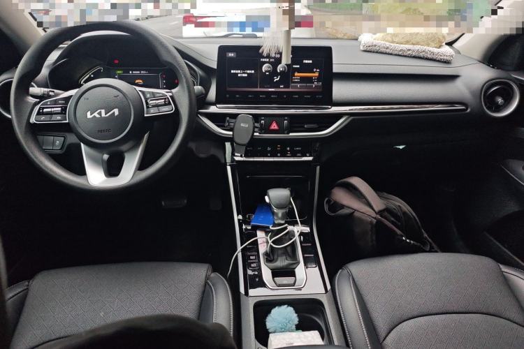Used Kia K3 2021 1.5L CVT Fashion Edition Center Console